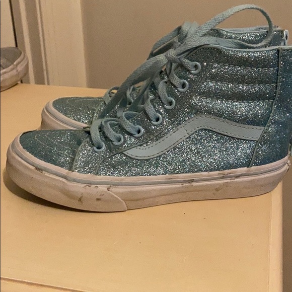 Vans - Picture 2 of 4